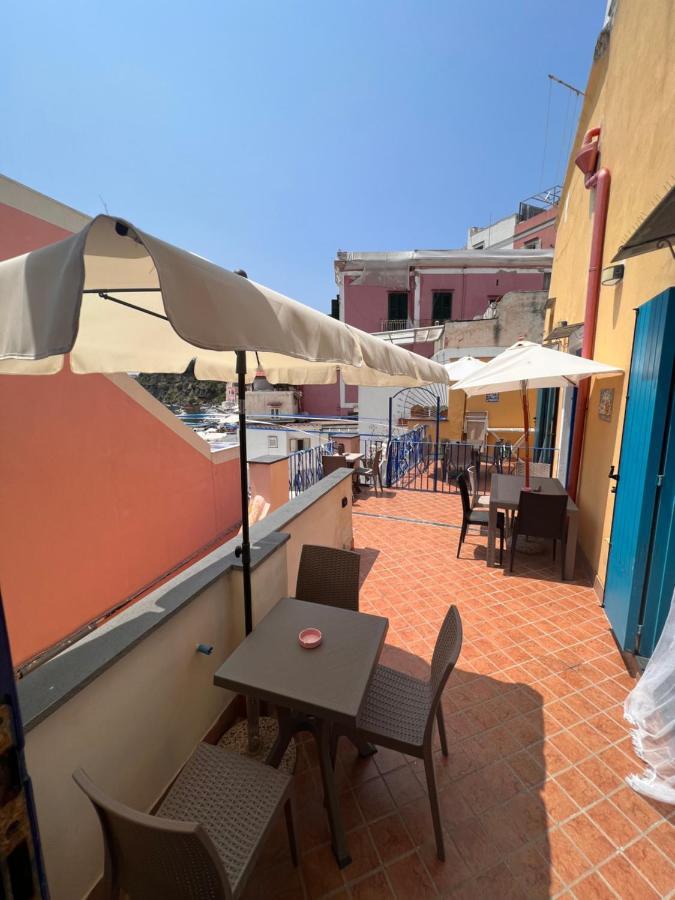 Casetta Giulia Procida Bagian luar foto